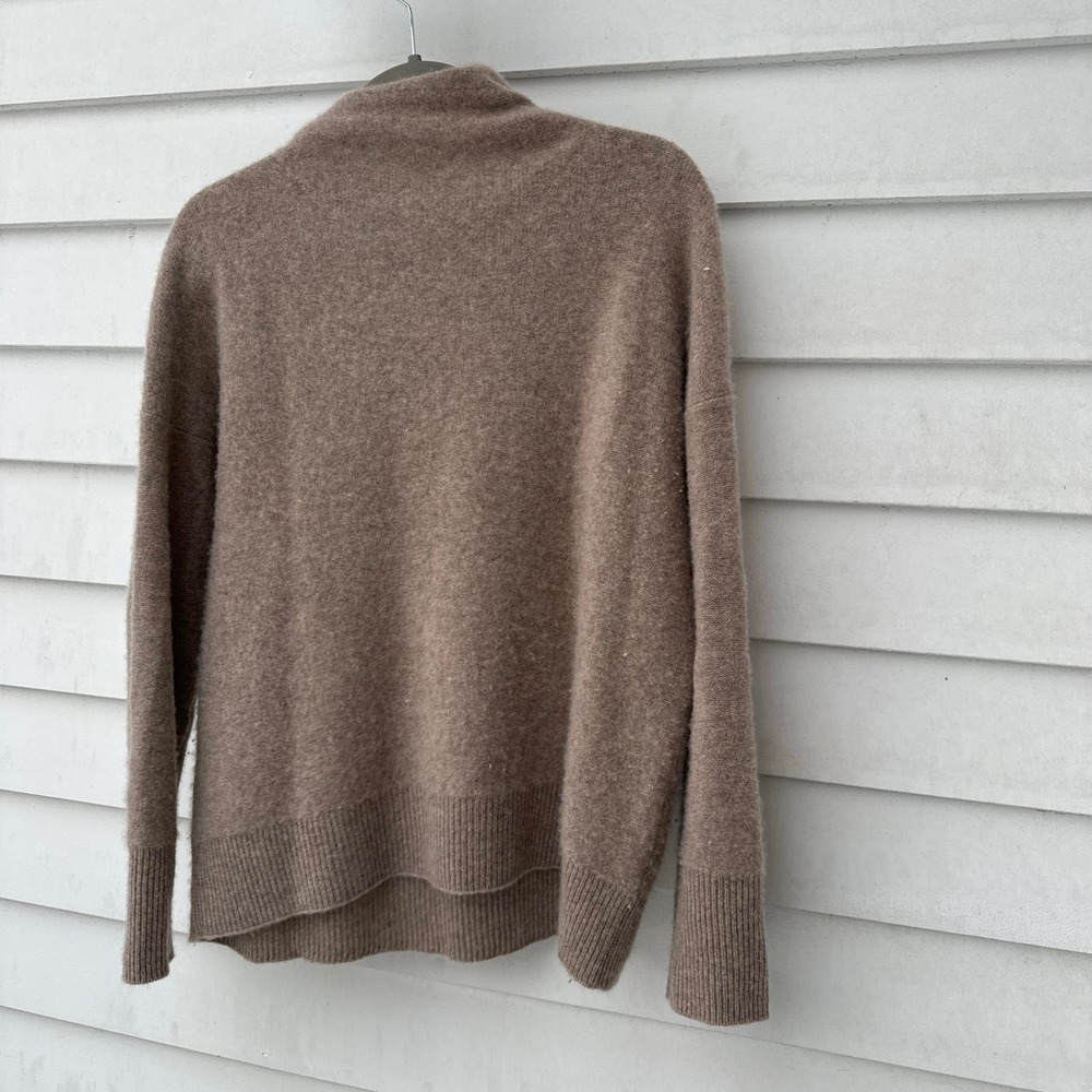 Vince Cashmere Sweater Medium $470